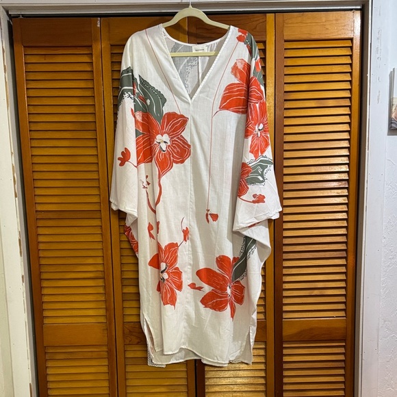 Floral kimono style Bonne Journee  Dress in Red and White floral - Picture 1 of 7